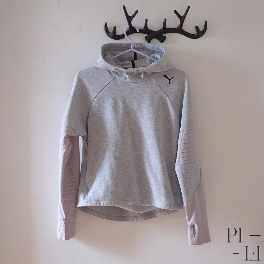 NWOT Puma grey sweater with logo and sleeve detail